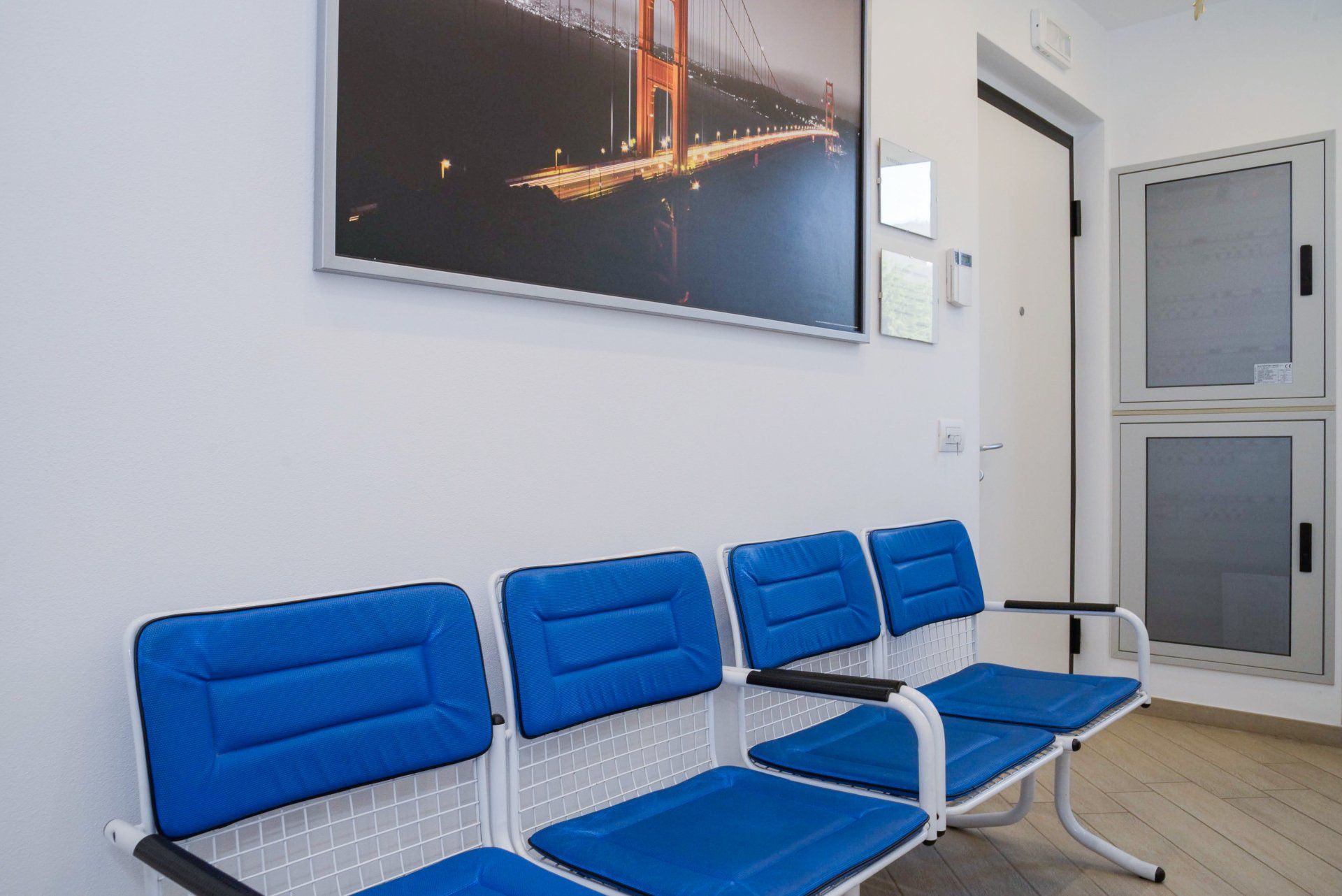 sedie della sala di attesa dello studio dentistico