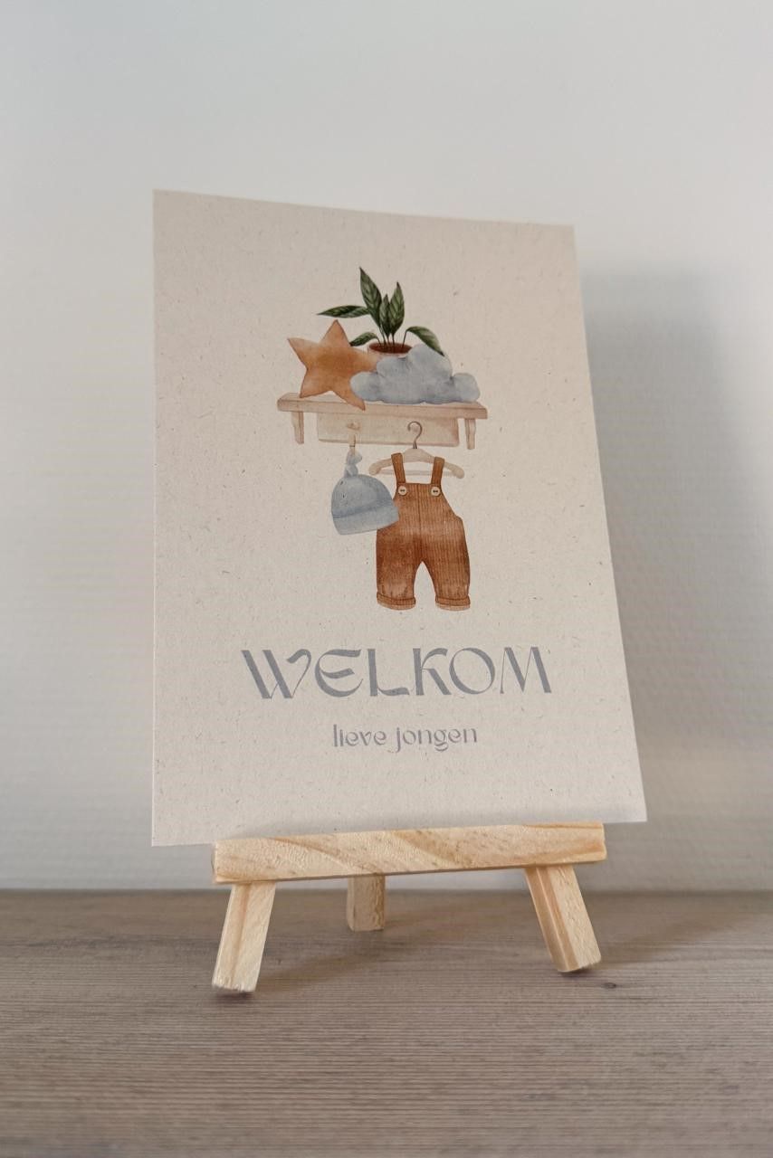 Peperkoekenmannetje met kerstmuts op canvas ezel. Illustratie in aquarelstijl.