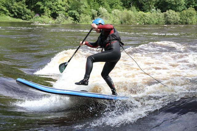 river surfing sup