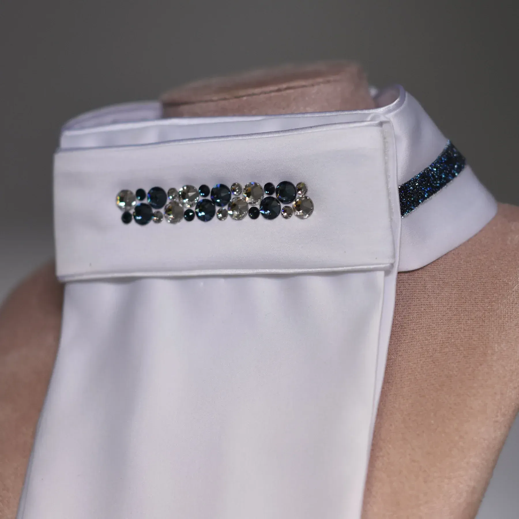 Fabric plastron Moonlight