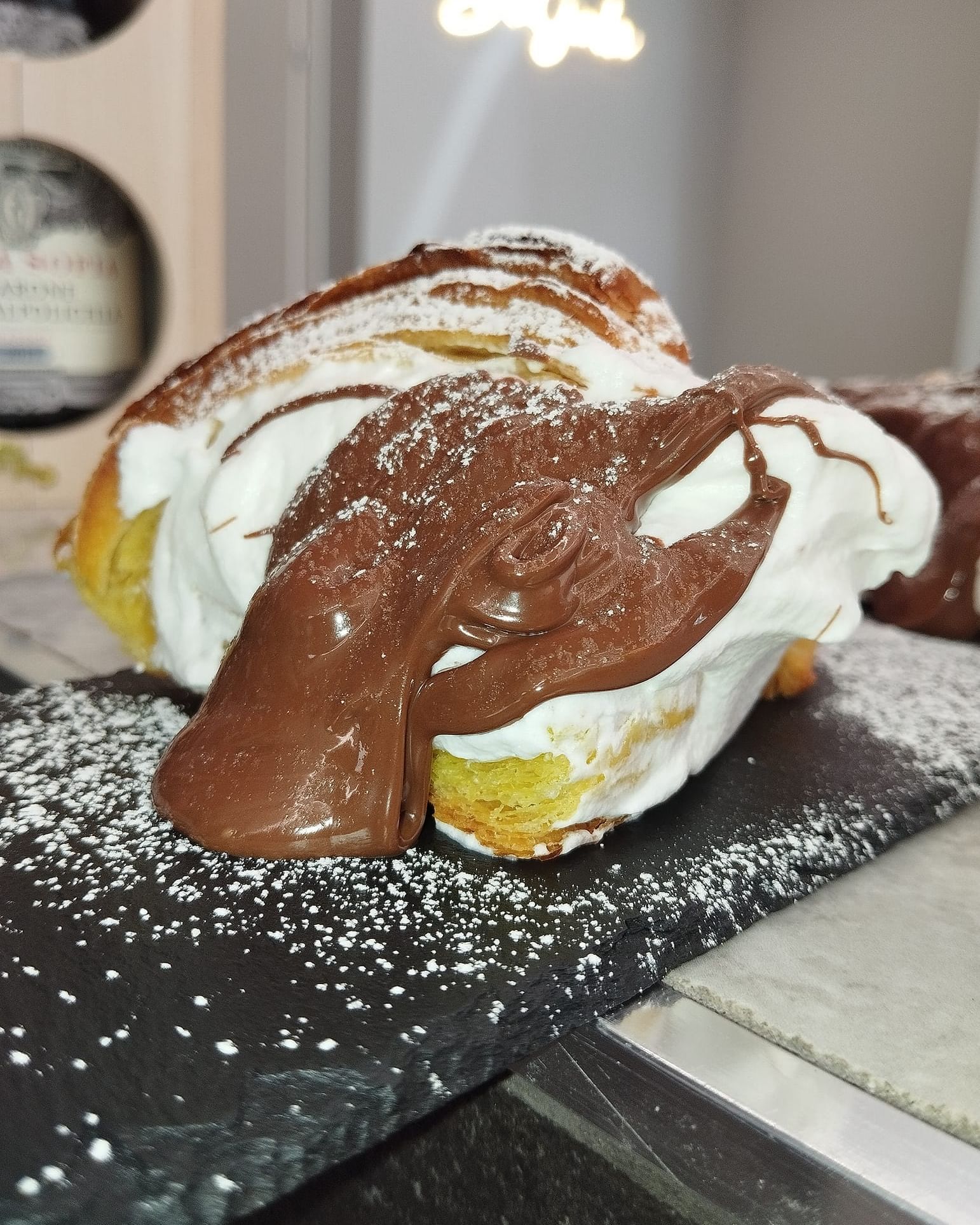 Cornetto ripieno di nutella