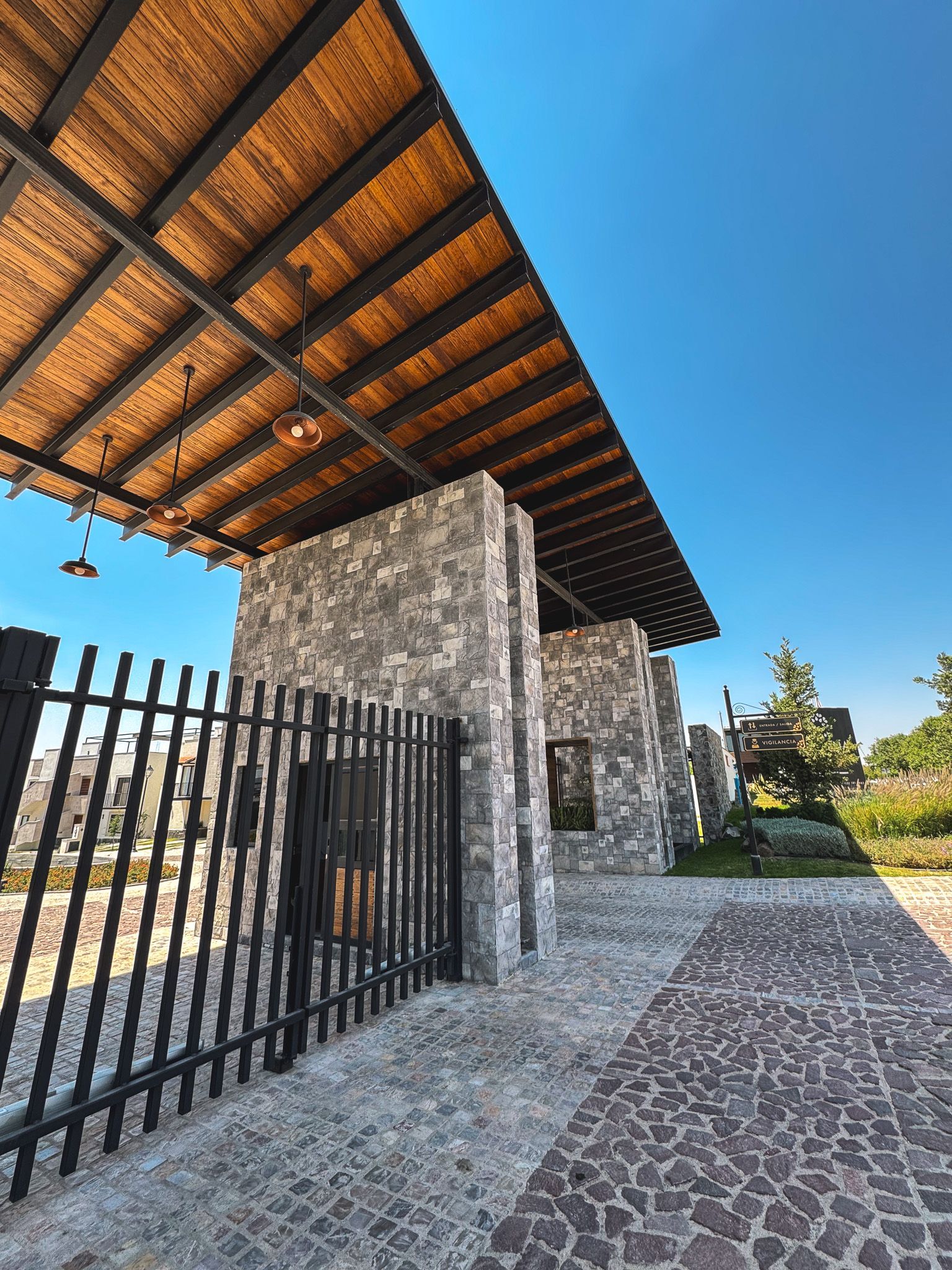 Entrada Lantana Residencial