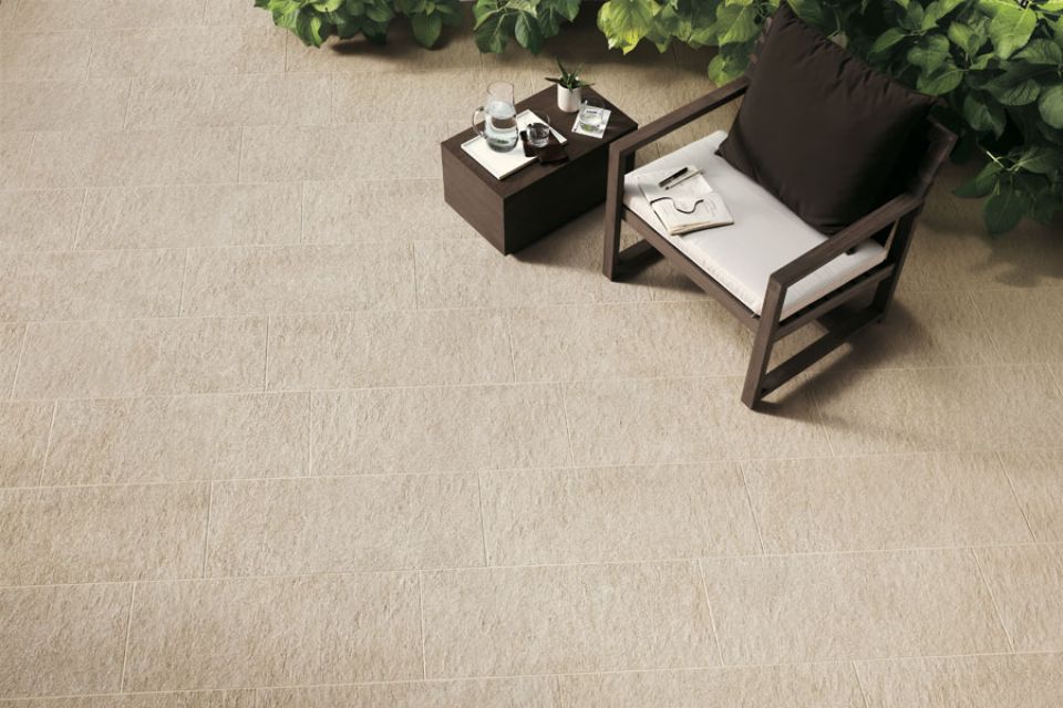 poltrona con tavolino