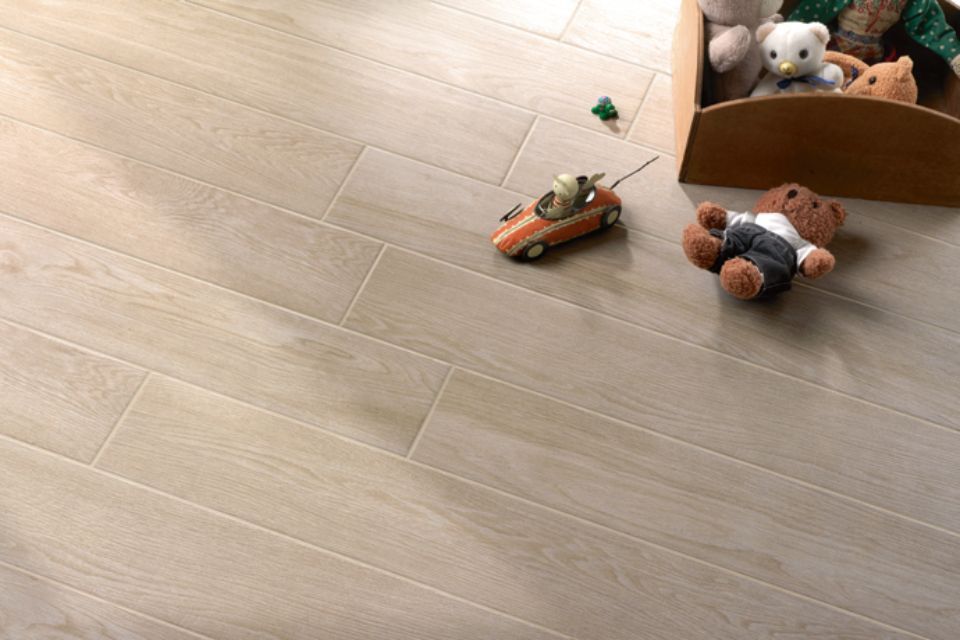 pavimento con giocattoli