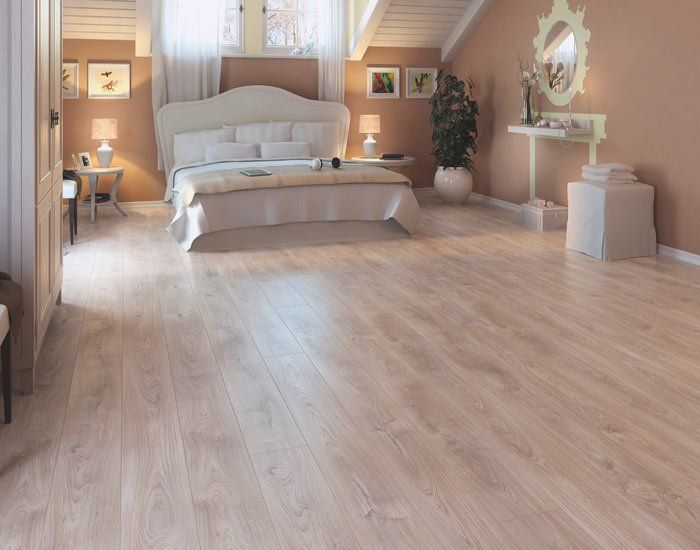camera da letto con parquet