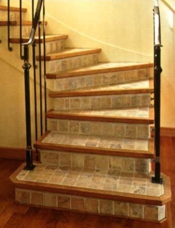 scala a chiocciola in pietra