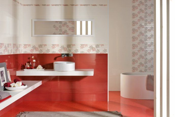 bagno con piastrelle rosse