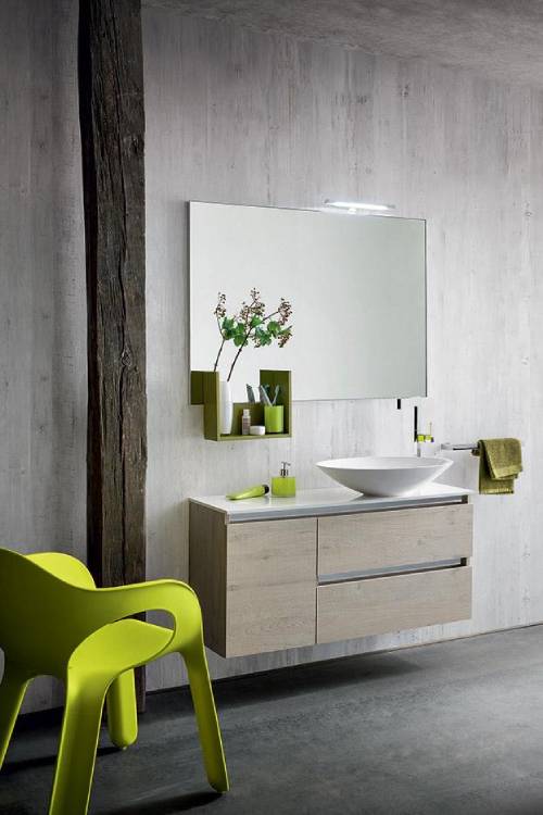 bagno con sedia verde