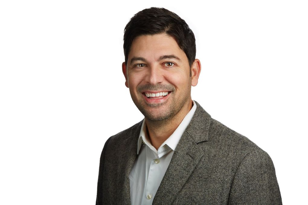 Derek Castro rel estate agent 