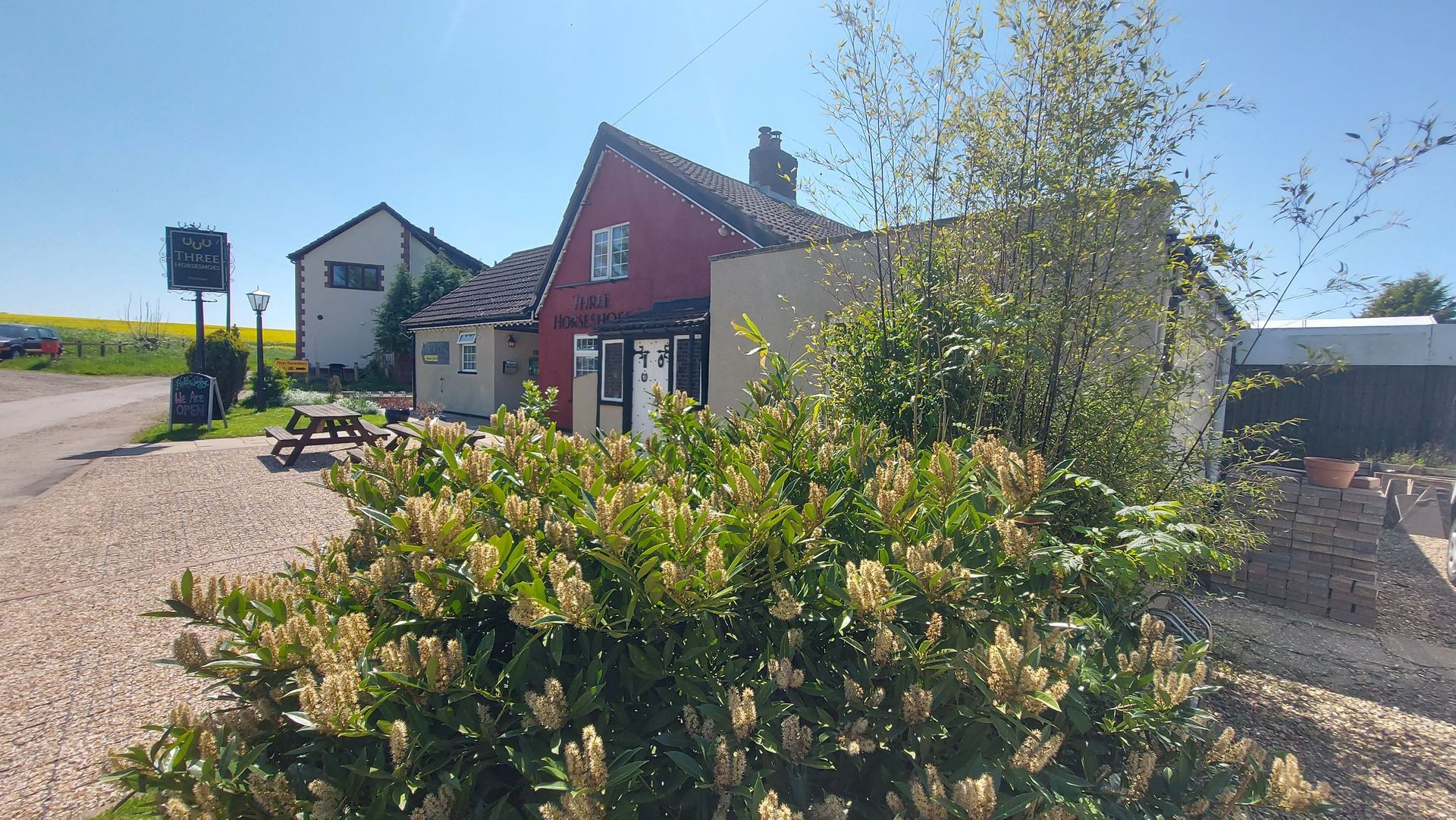 The Three Horseshoes Pub in the Lincolnshire Wolds