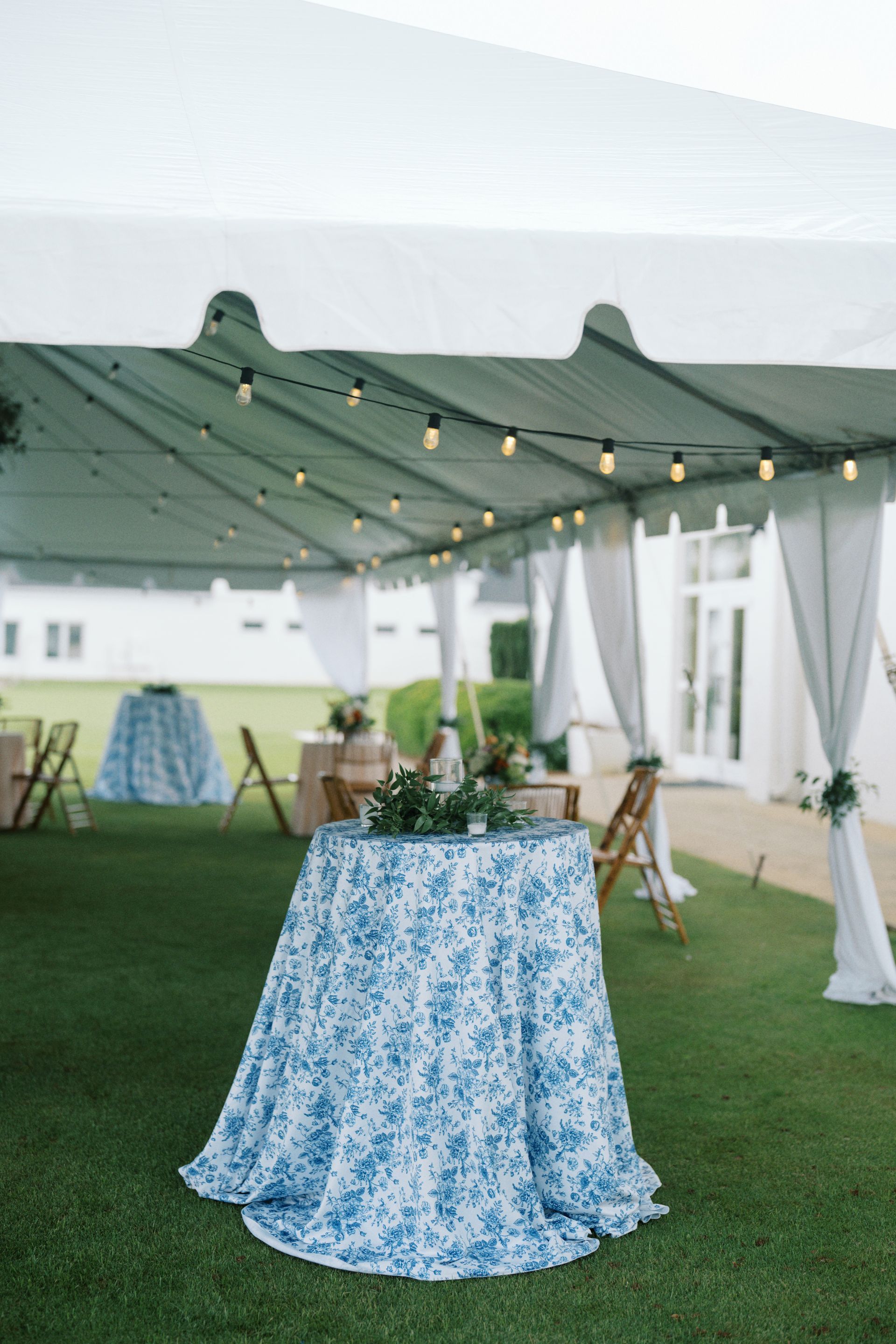 blue and white spring wedding