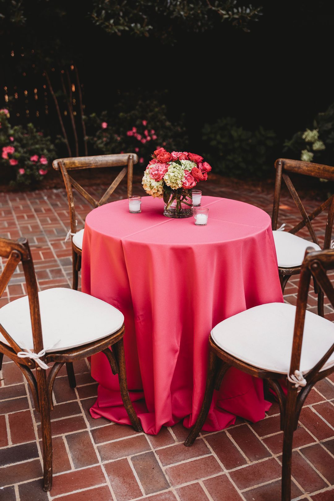 cocktail table rentals