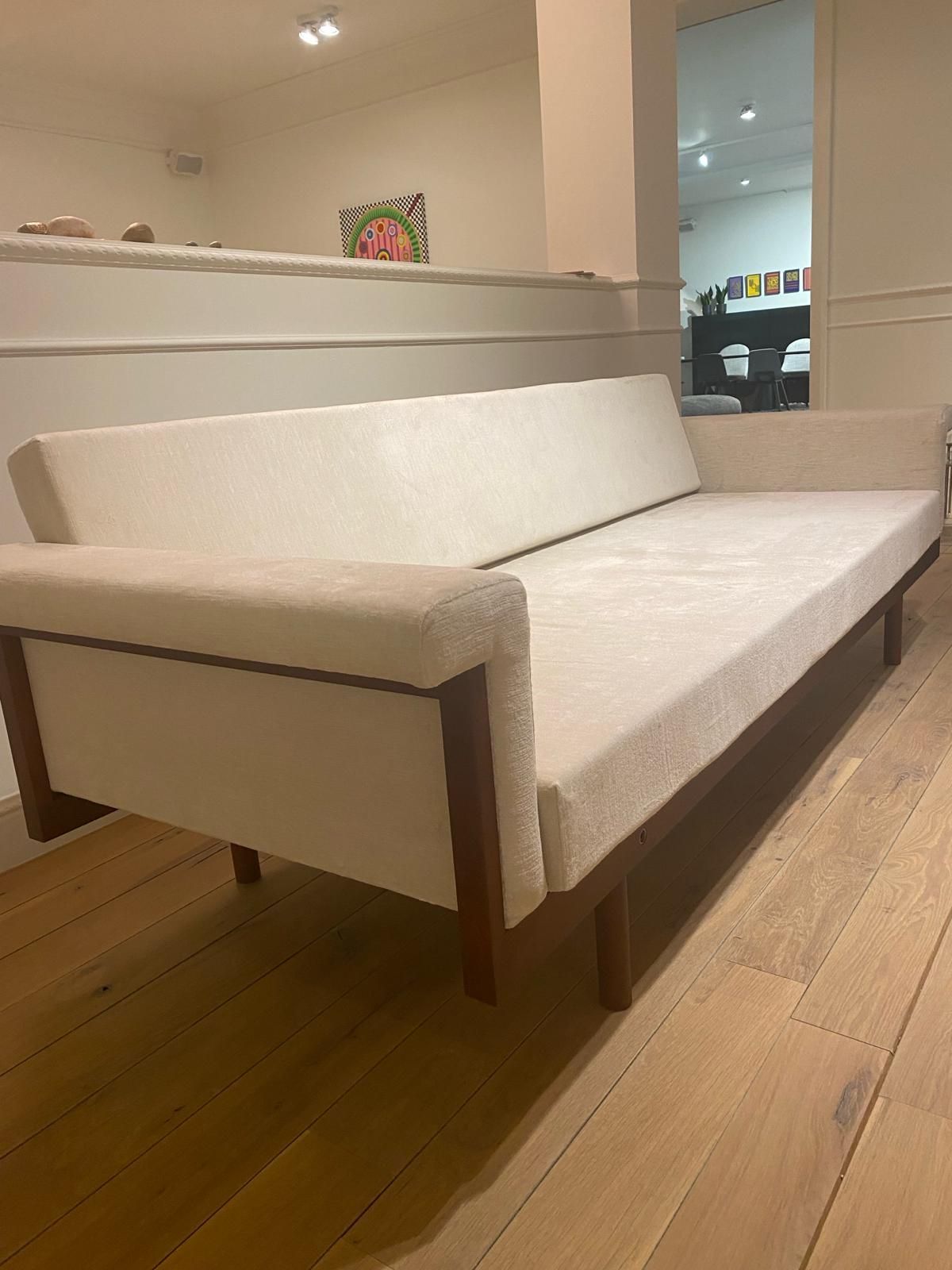 Naeko sofa Kazuhide Takahama 1956 Gavina SPA