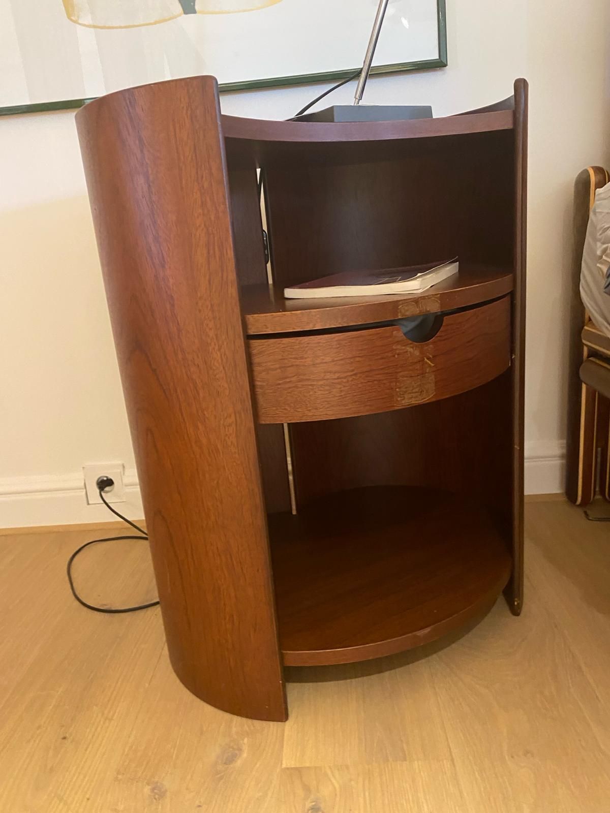 Loto rond nachttafeltje 1982 Simongavina