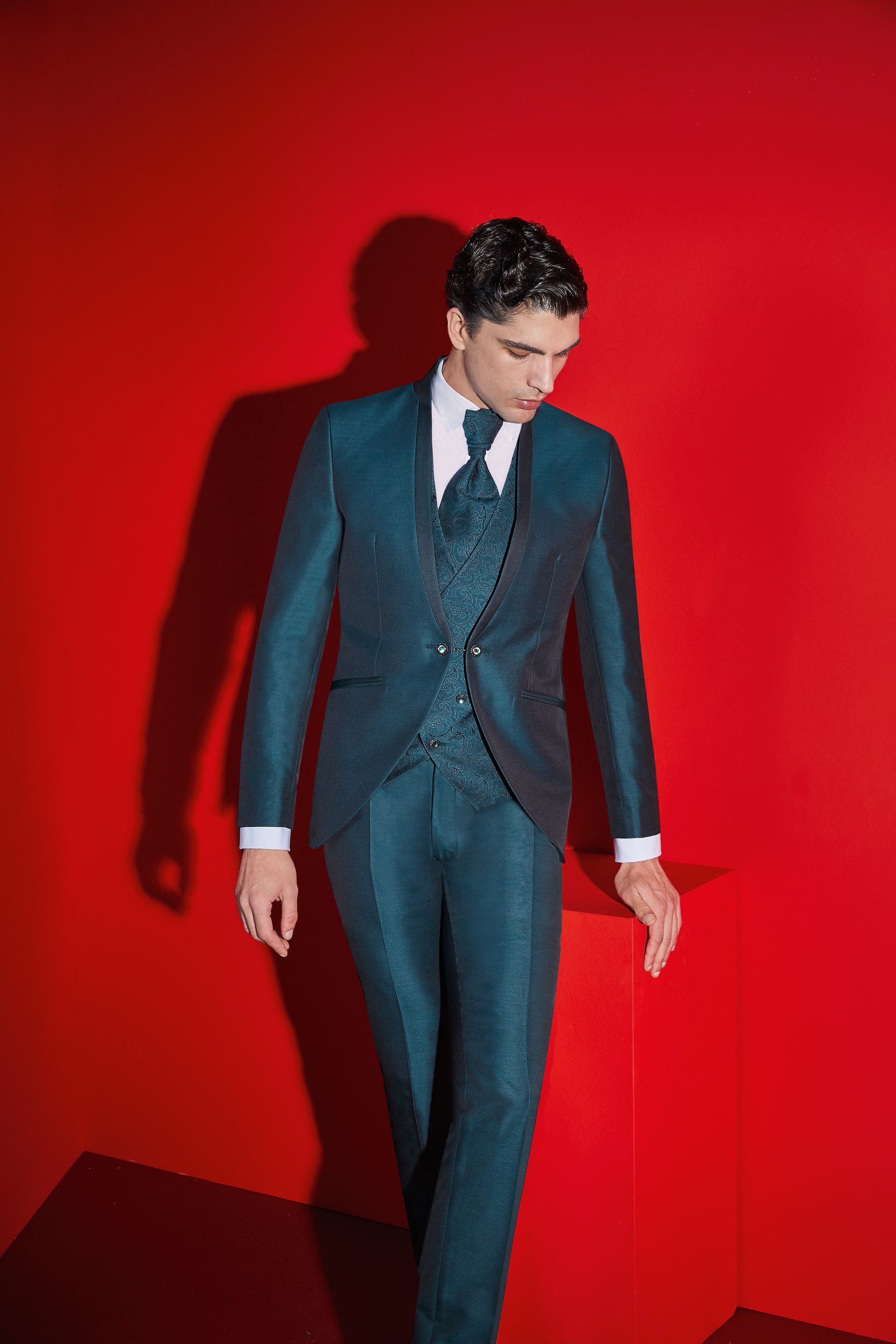 Abiti da sposo a Latina del marchio Thomas Pina, Collezione 2025, abiti sposo 02