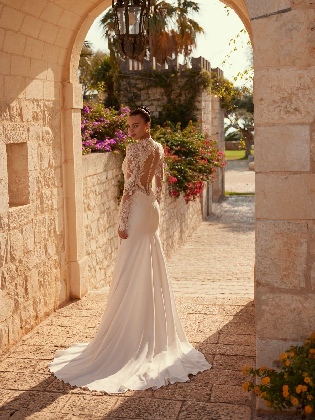 Abiti da sposa a Latina del marchio Modeca, collezione 2025, Abito EMMY