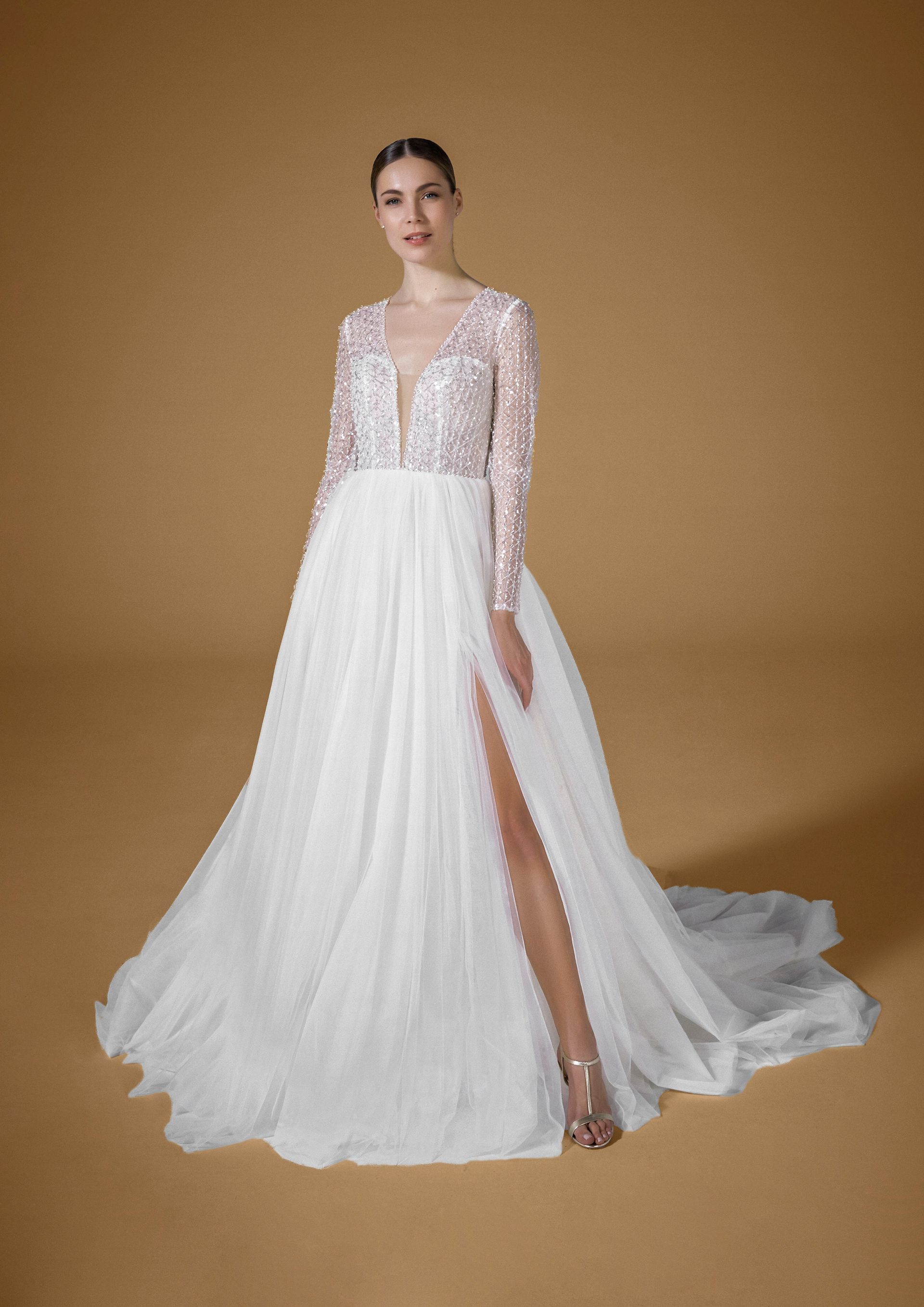 Abiti da sposa a Latina del marchio Nicole Milano, collezione 2025, Abito NAMIE-B