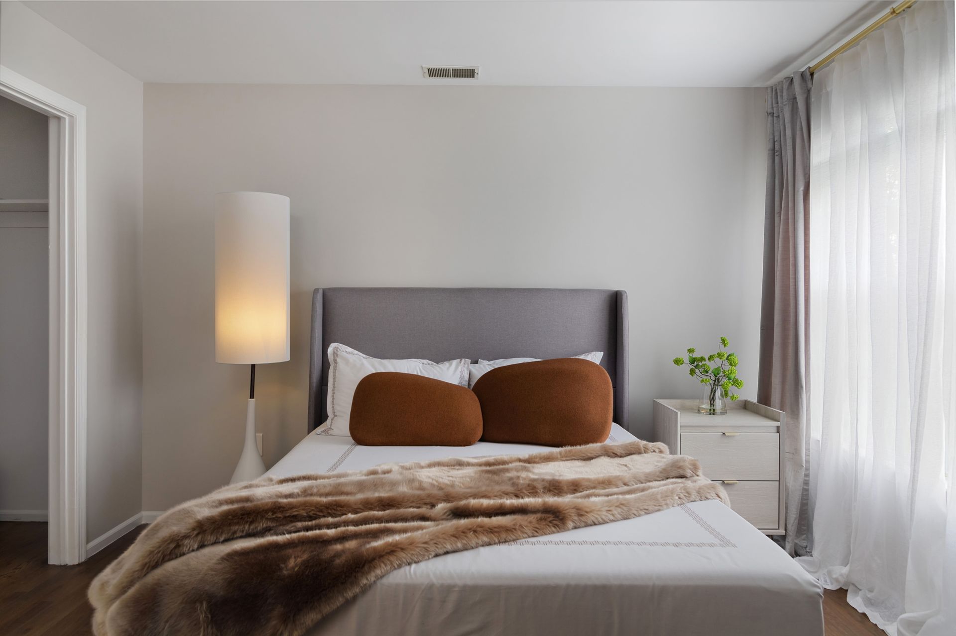 Comfortable bedroom in a 2 bedroom apartment in South Plainfield, New Jersey