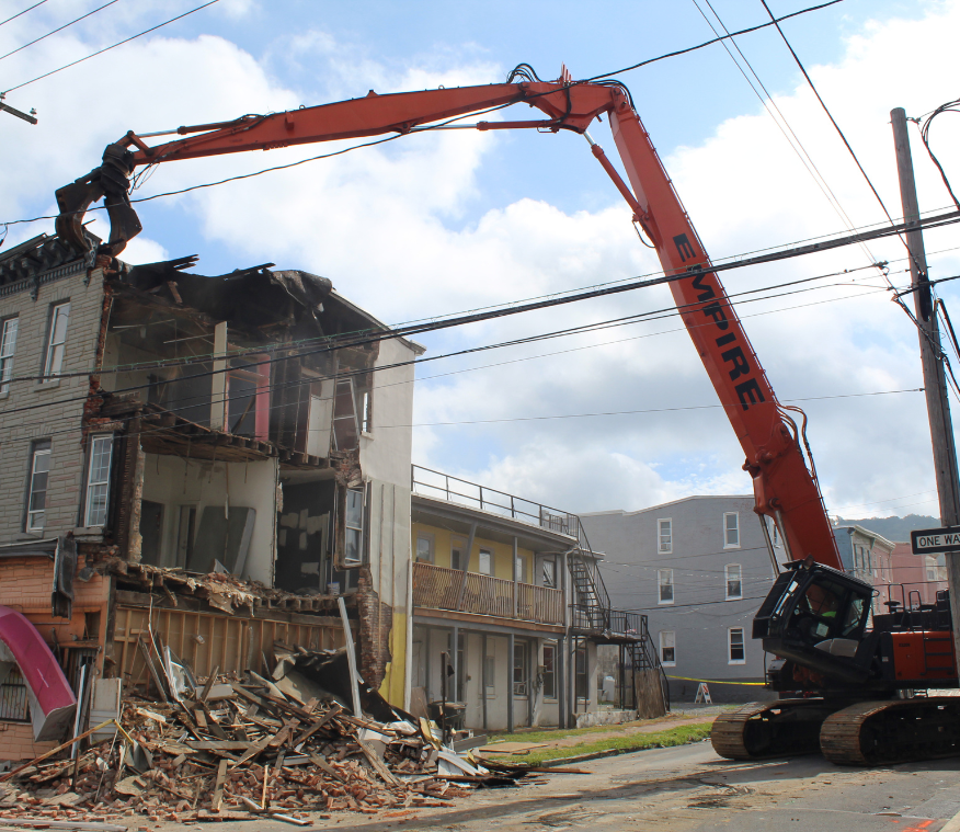 Empire Services team responded swiftly to a partially collapsed building in Reading, PA.
