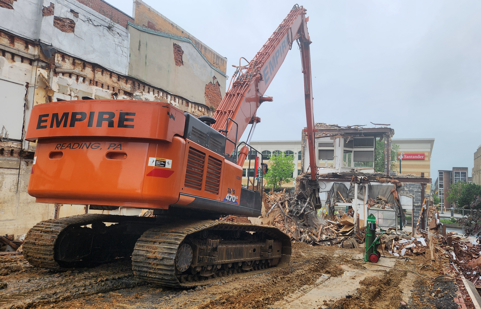 Empire Services excavator demolishing a historic building in Reading, PA.