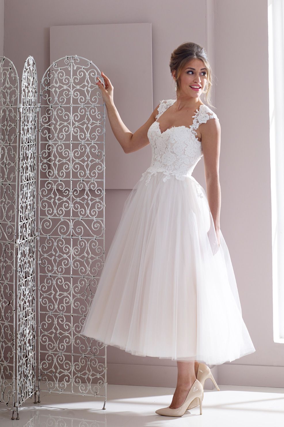 2536 Sale  short tea-length wedding dress