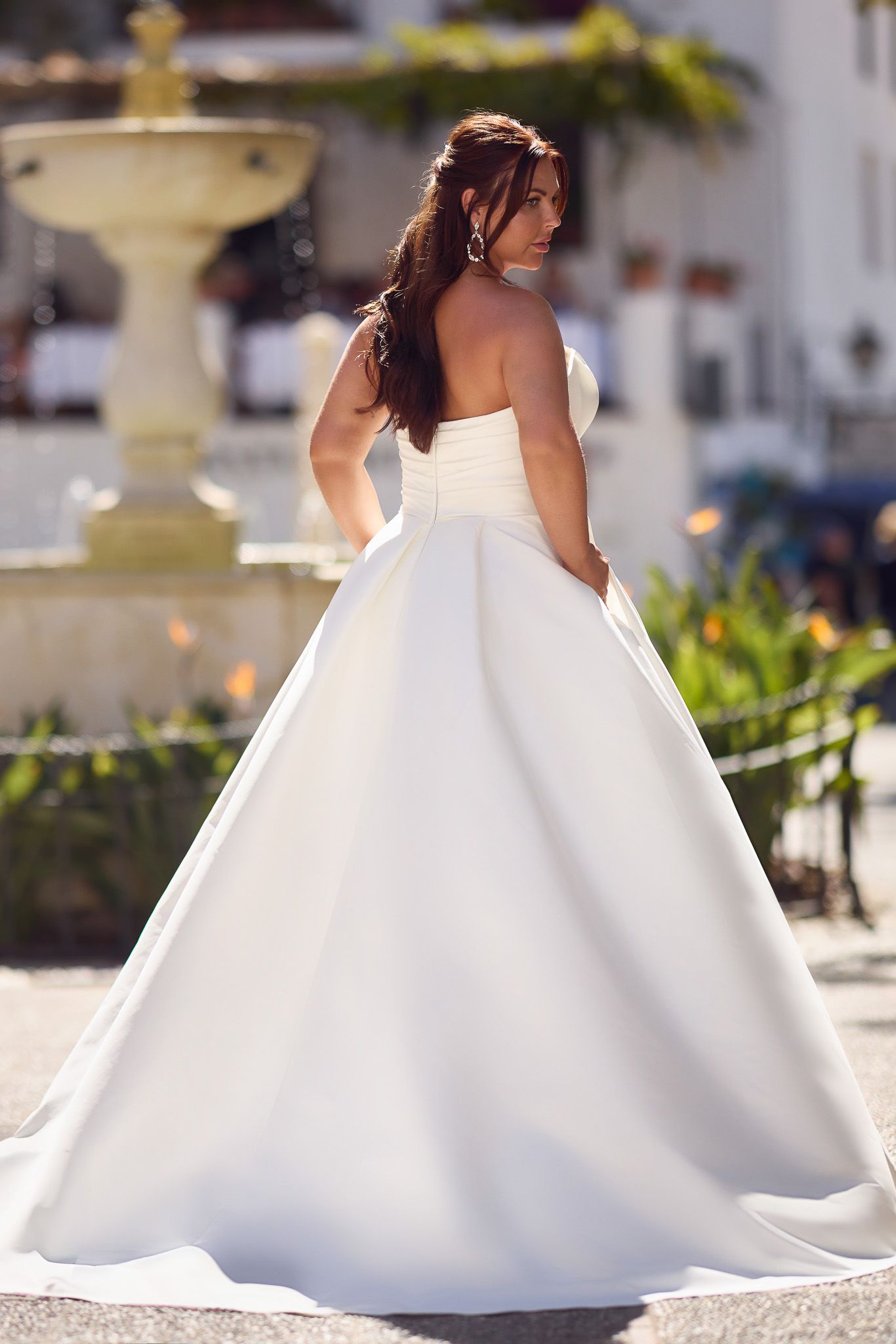 Tres Chic Wedding dress Curves 26304