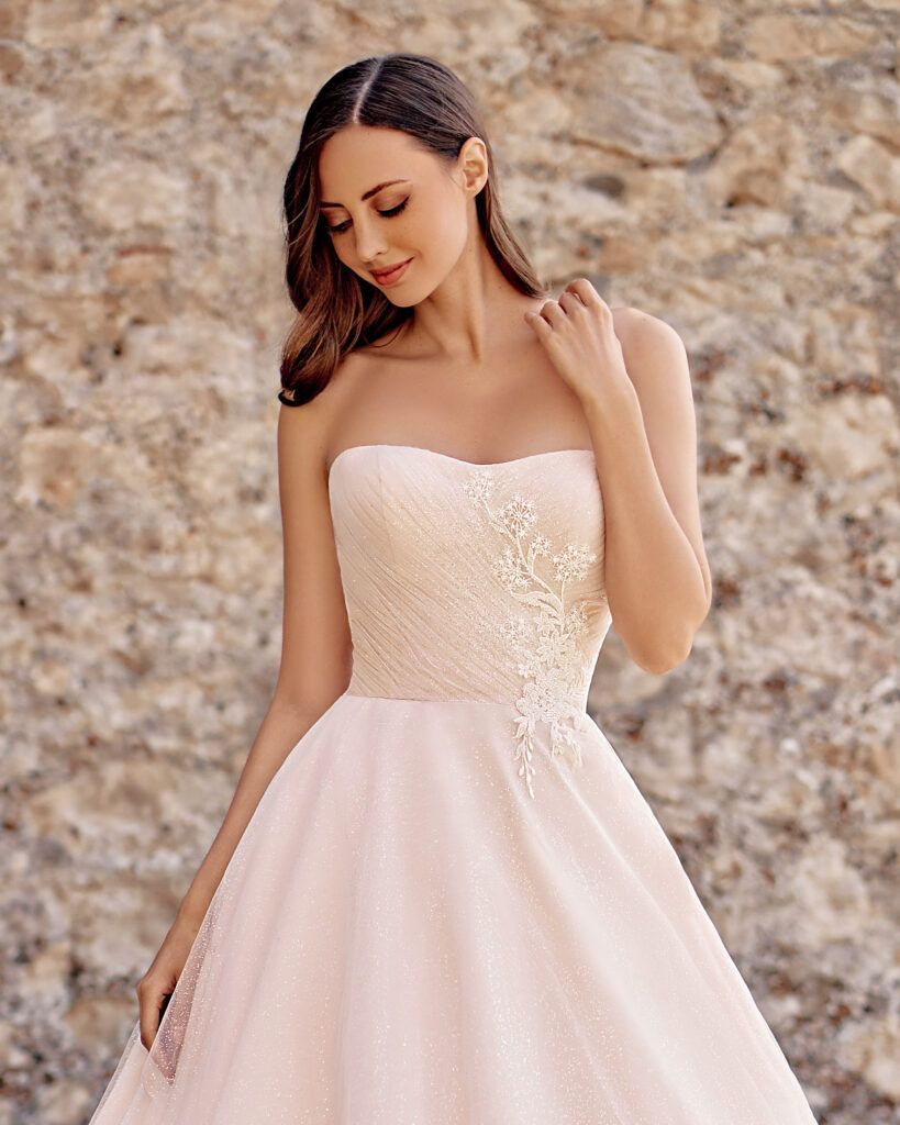 Phoenix Gowns DC5010 wedding dress