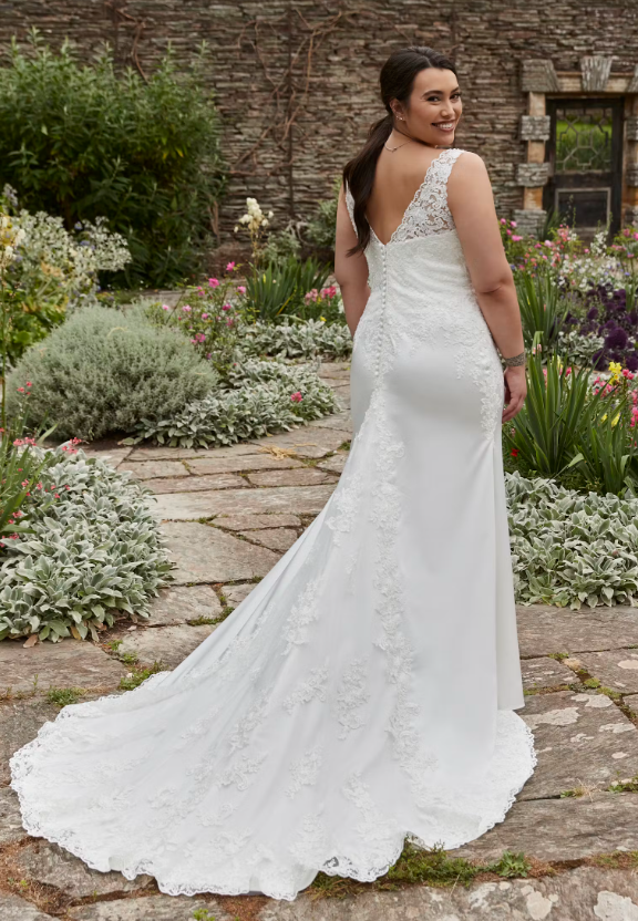 Romantica of Devon Elizabeth-Anne wedding dress