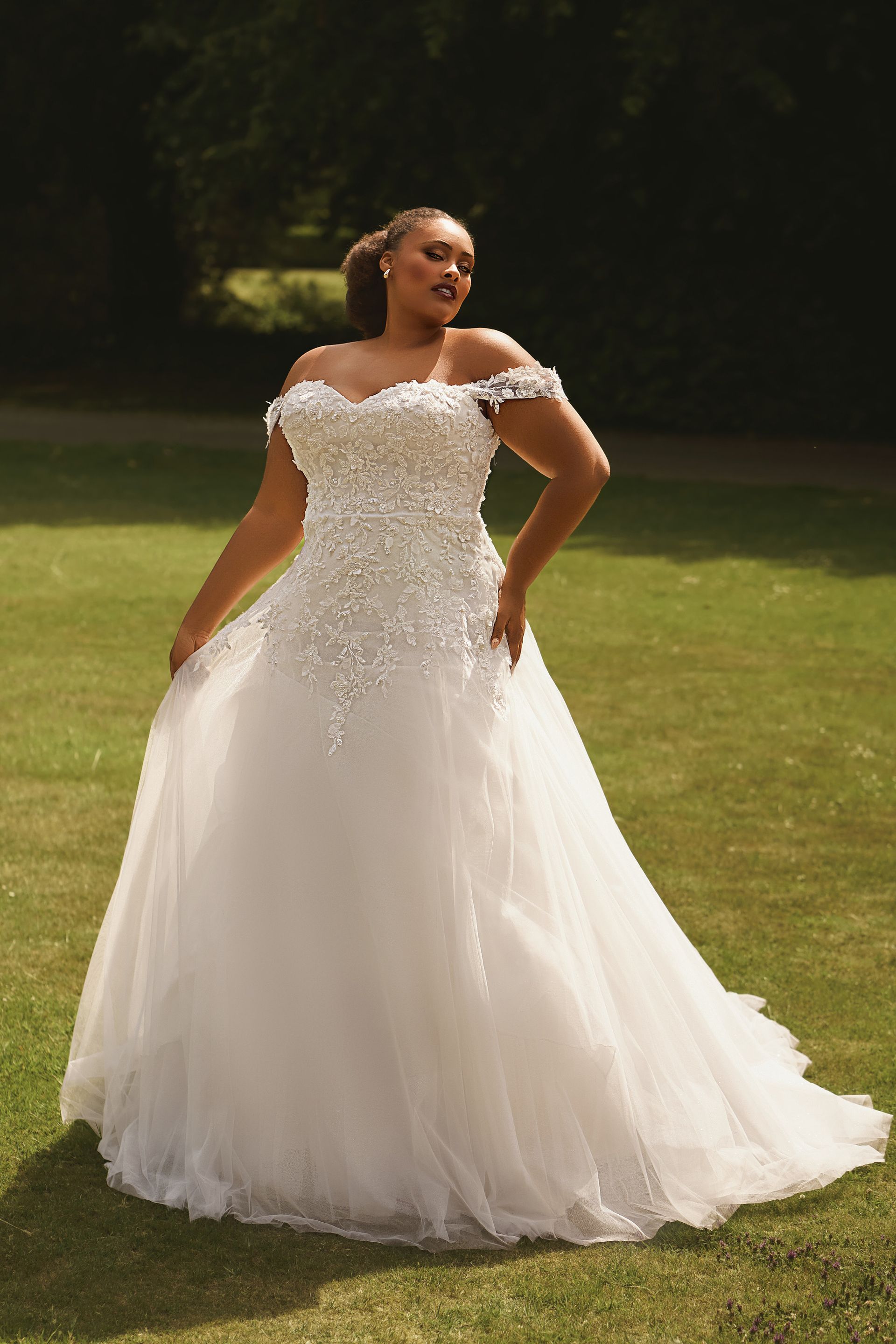 Phoenix Gowns - PH7030