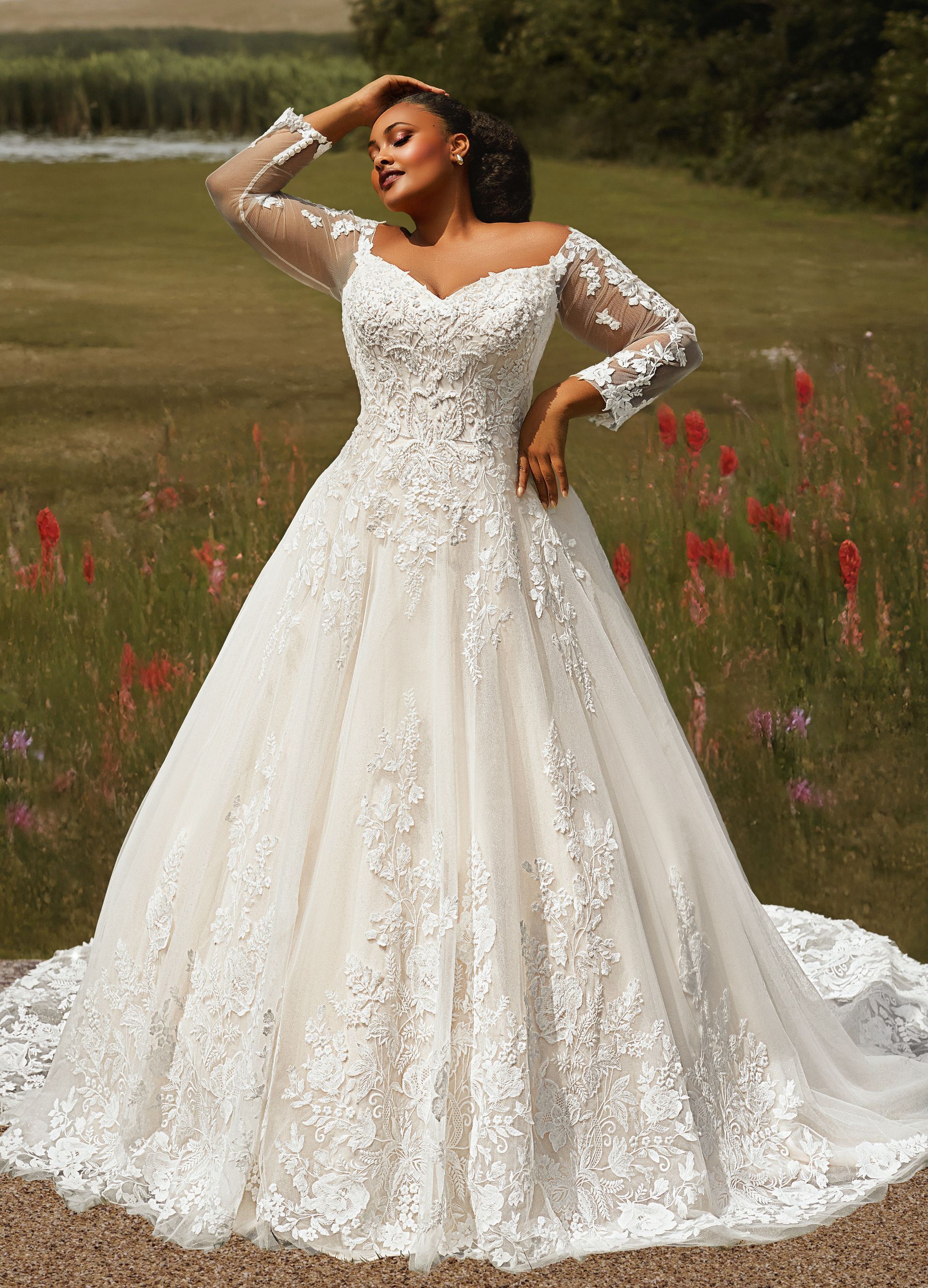 Envy by Phoenix Wedding Dress Curves PH8269