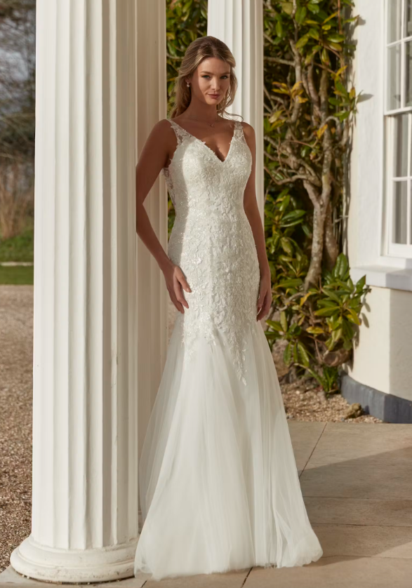 Romantica of Devon Finley wedding dess