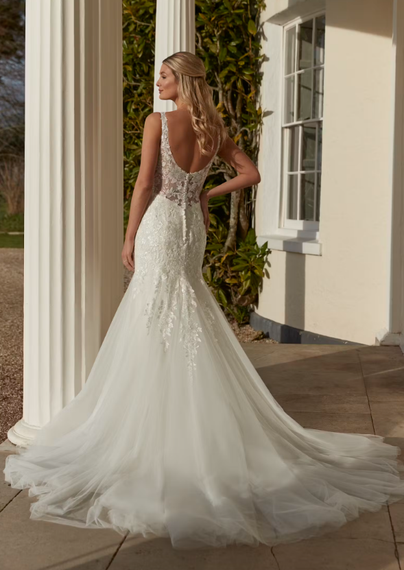 Romantica of Devon Finley wedding dess