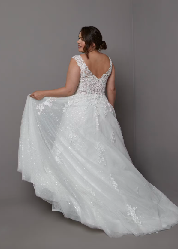 Romantica of Devon Ivy-Mae wedding dress