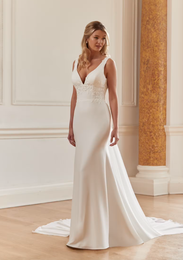 Romantica of Devon Odell wedding dress