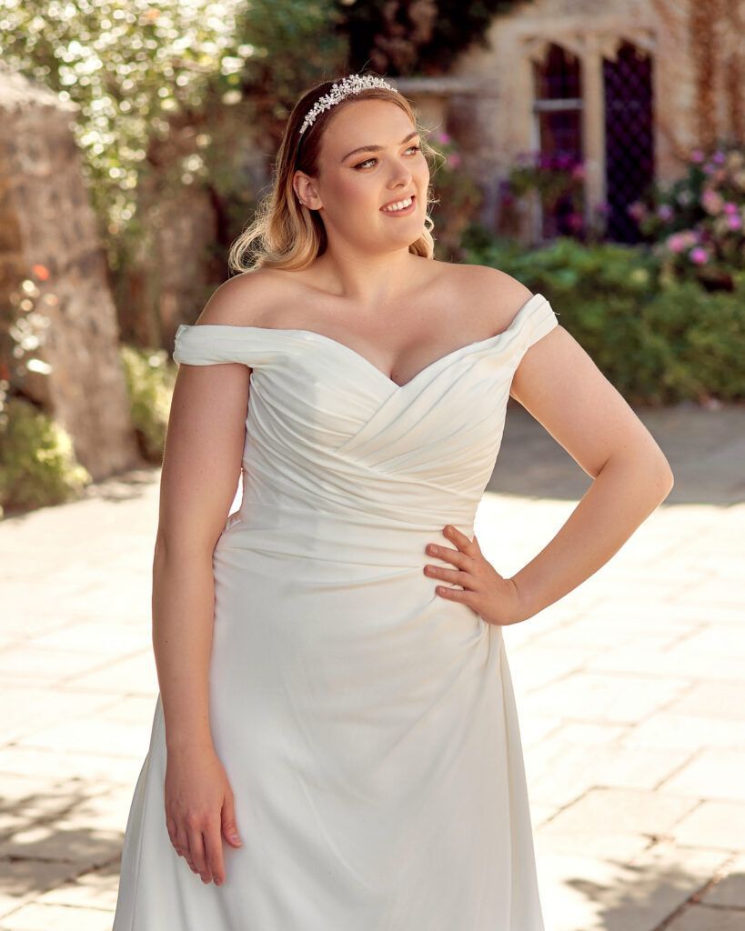 Envy by Phoenix PH5083 Curves wedding dress 