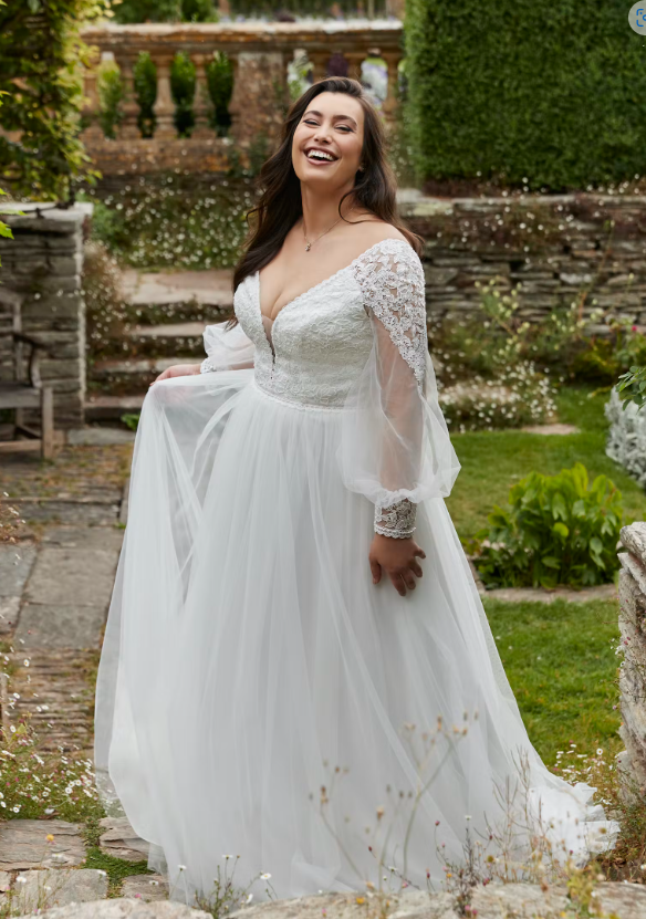 Romantica curves Collection Clare-Louise wedding dress
