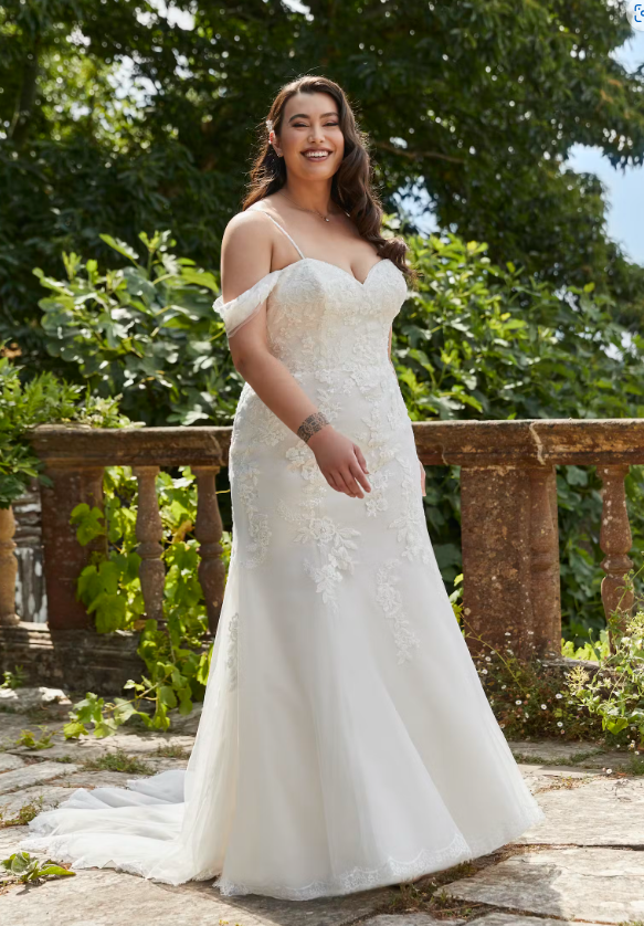 Romantica curves Collection  Evia-Rose wedding dress