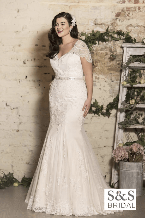 True Bride curves Della wedding dress