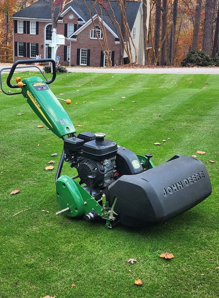 PRISTINE CONDITION JOHN DEERE GREENSMOWER 220B
