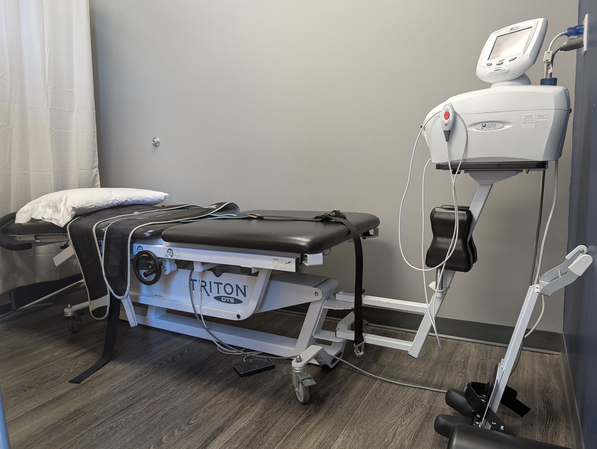 Triton DTS Decompression Table for spinal decompression at CARE Institute Essex