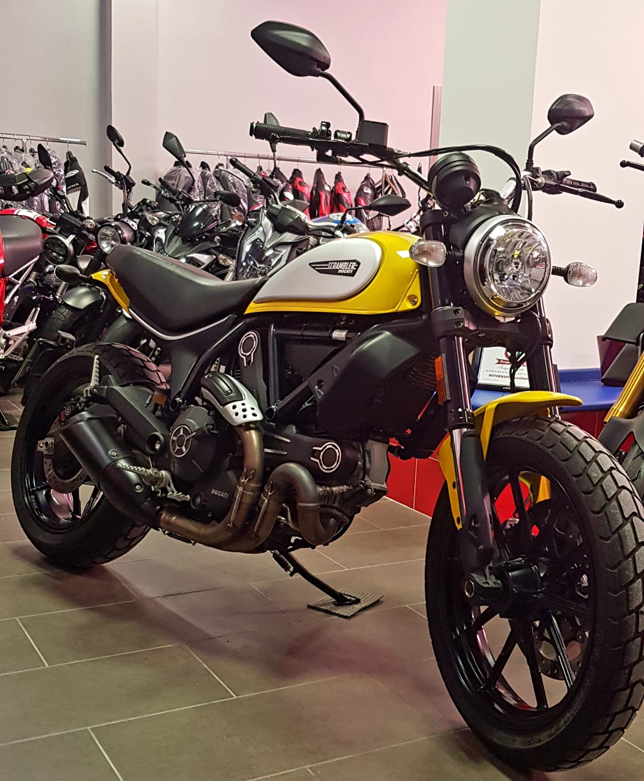 moto ducati scrambler usata