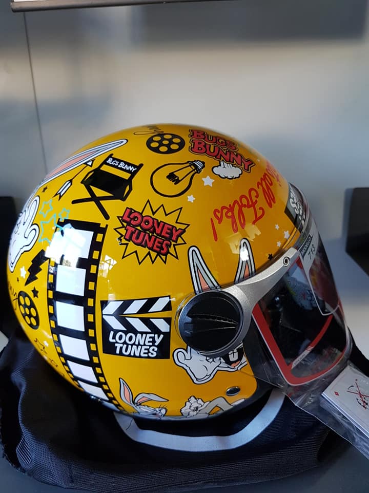 casco giallo a tema cartoni animati