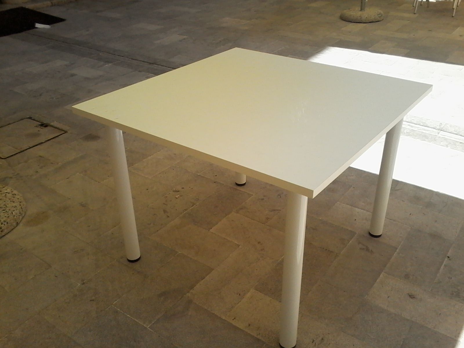 Tavolo Bianco Quadrato