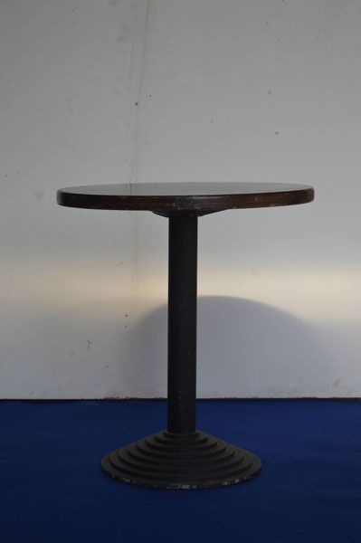 Tavolo rotondo nero piccolo