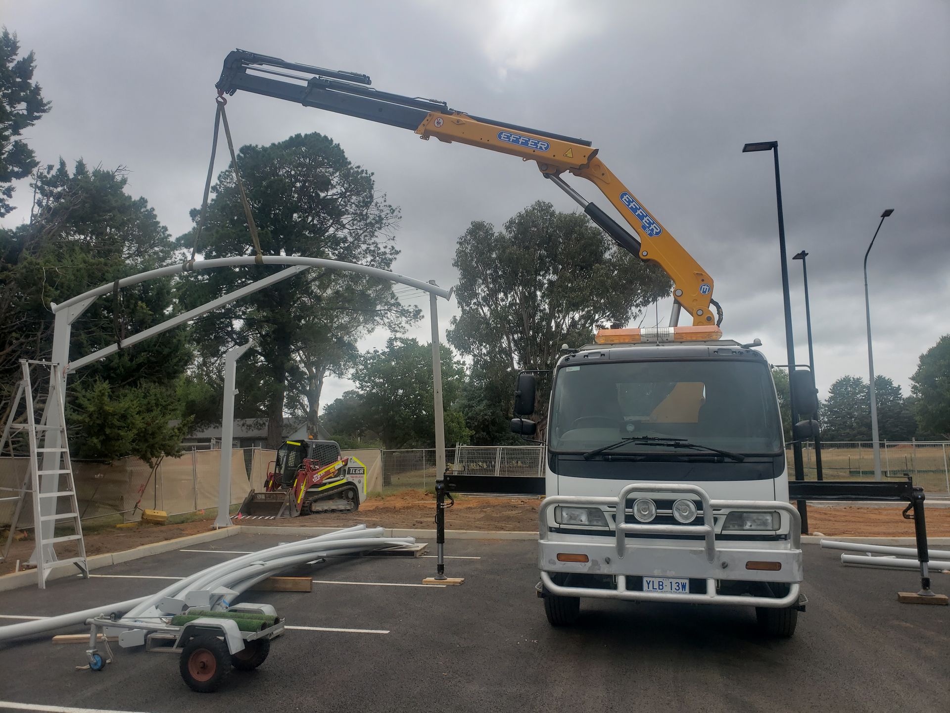 Crane Truck Hire in Canberra Alexander Crane Tippers
