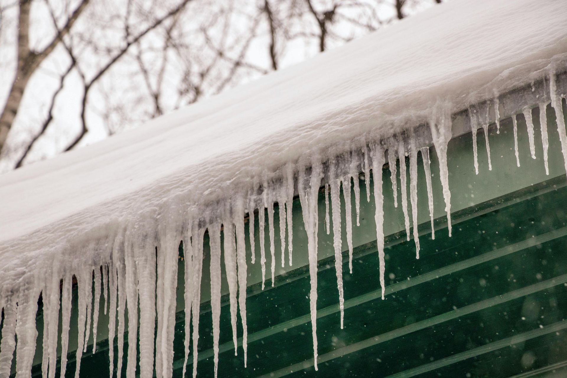 How to Unfreeze Pipes & Melt Ice Dams - The Safe Way Atlantic Water Remediation Quincy MA