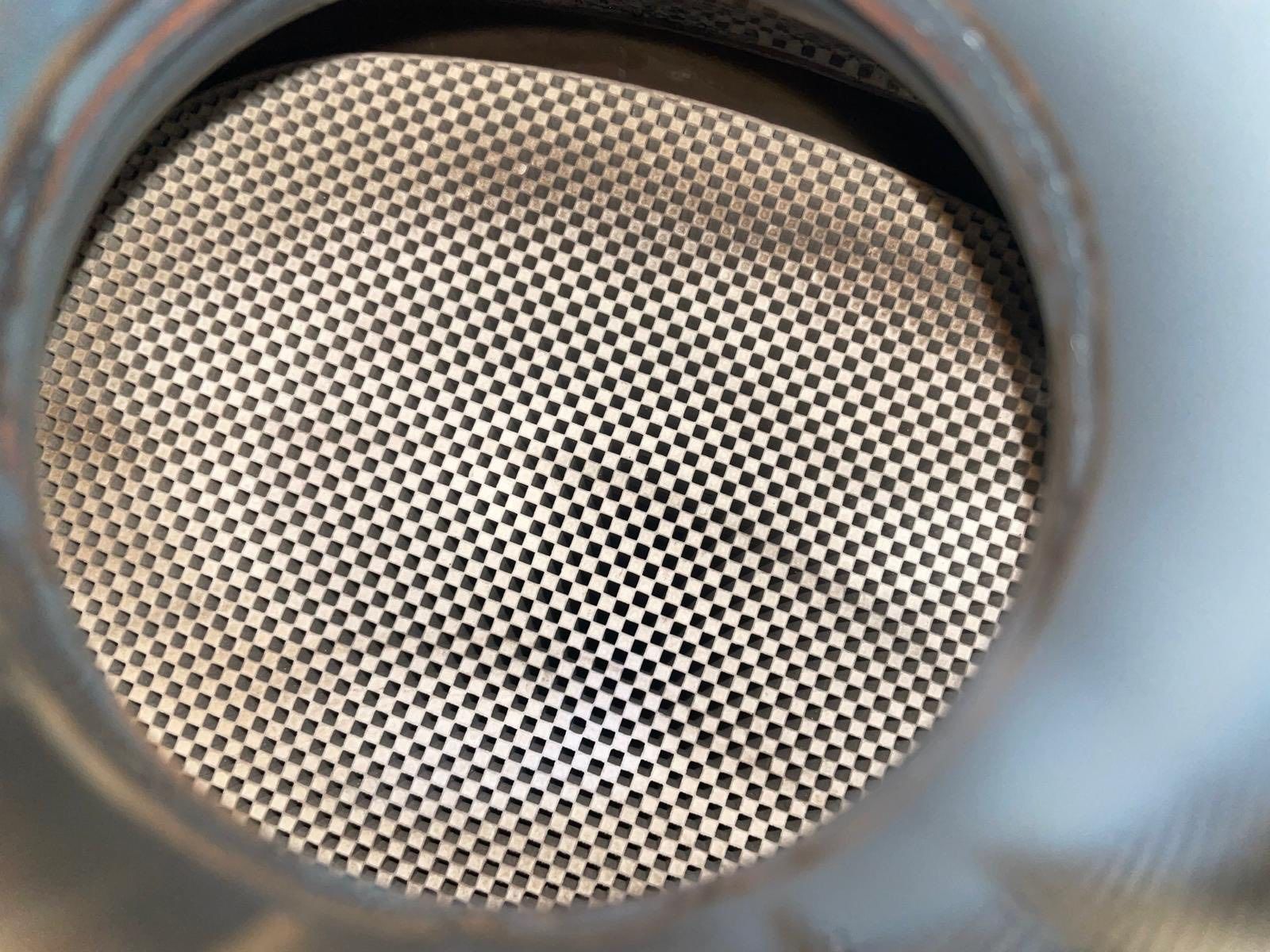 Schermo metallico perforato