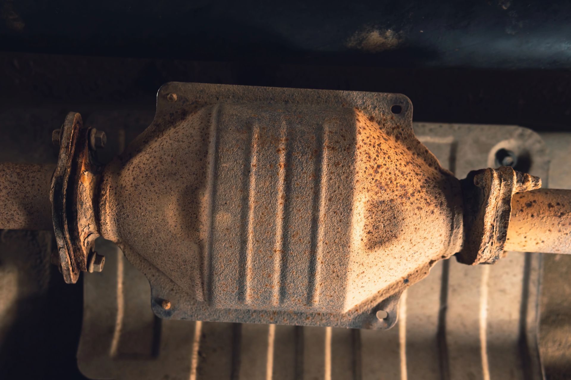 Convertitore catalitico arrugginito 