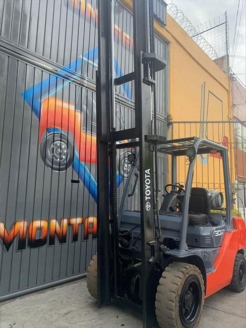 MONTACARGAS MONTSERV