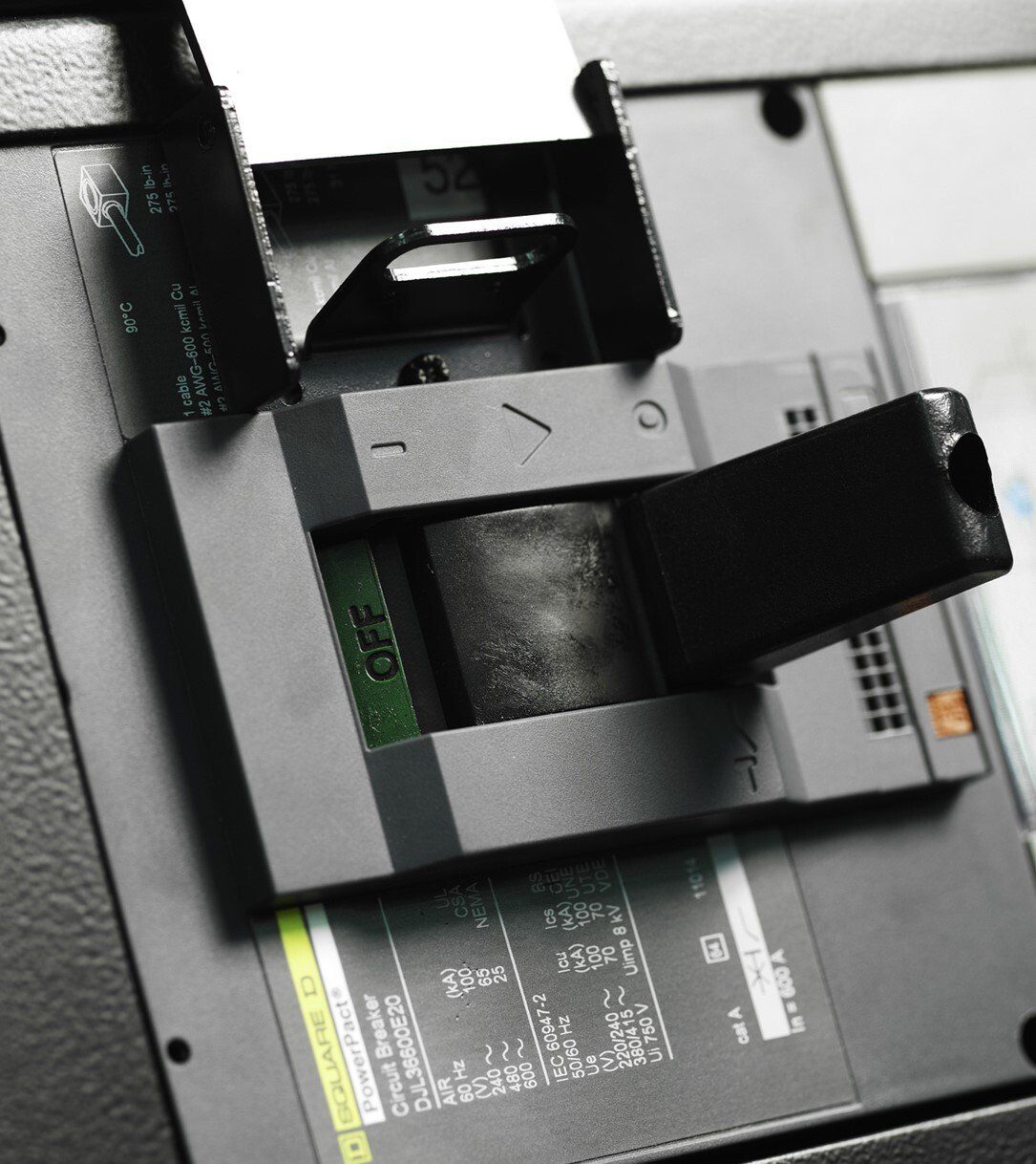 A close up of a switch that says off on it